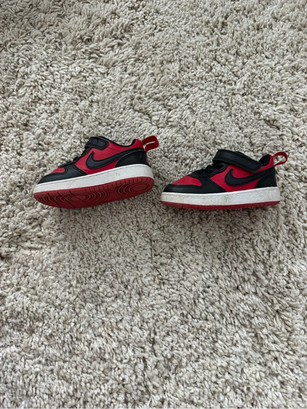 Nike Kids Red and Black Hook-and-Loop Sneakers
